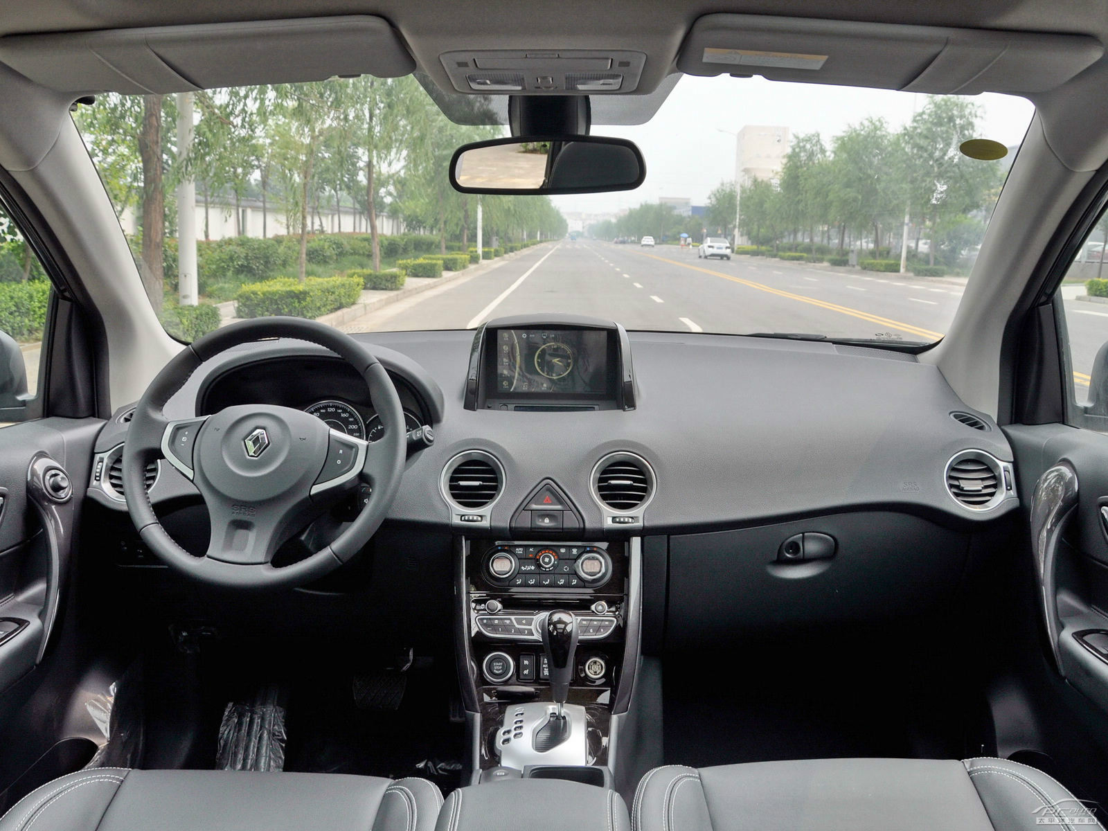 科雷傲(進(jìn)口)內(nèi)飾高清大圖