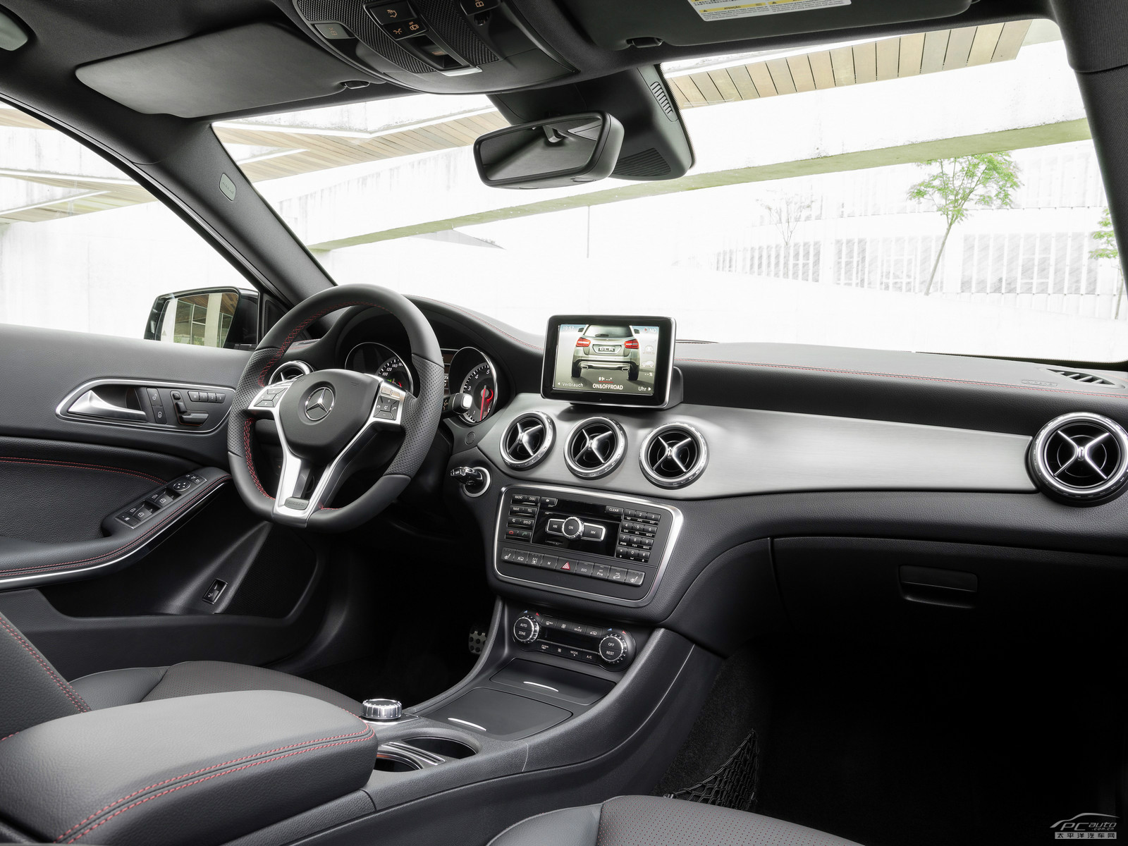 奔馳GLA(海外)內(nèi)飾高清大圖