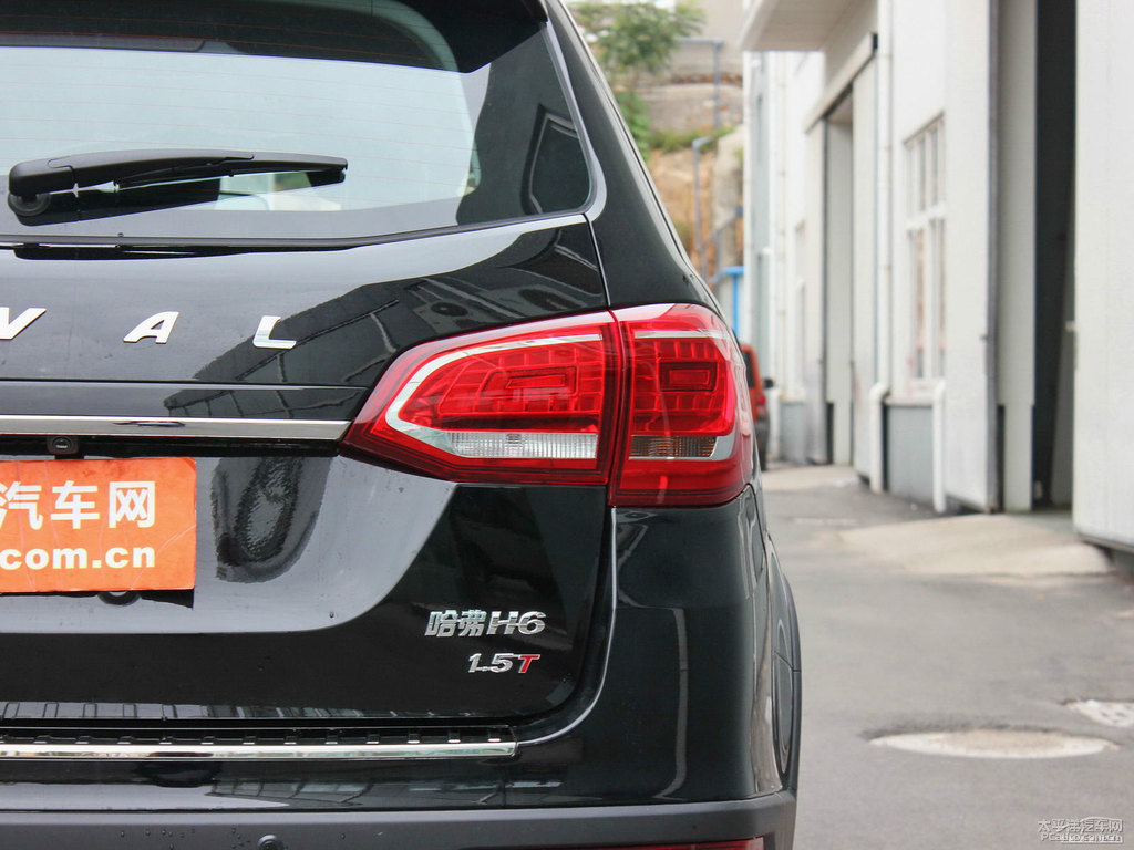 經(jīng)典黑哈弗H6車尾外觀圖片