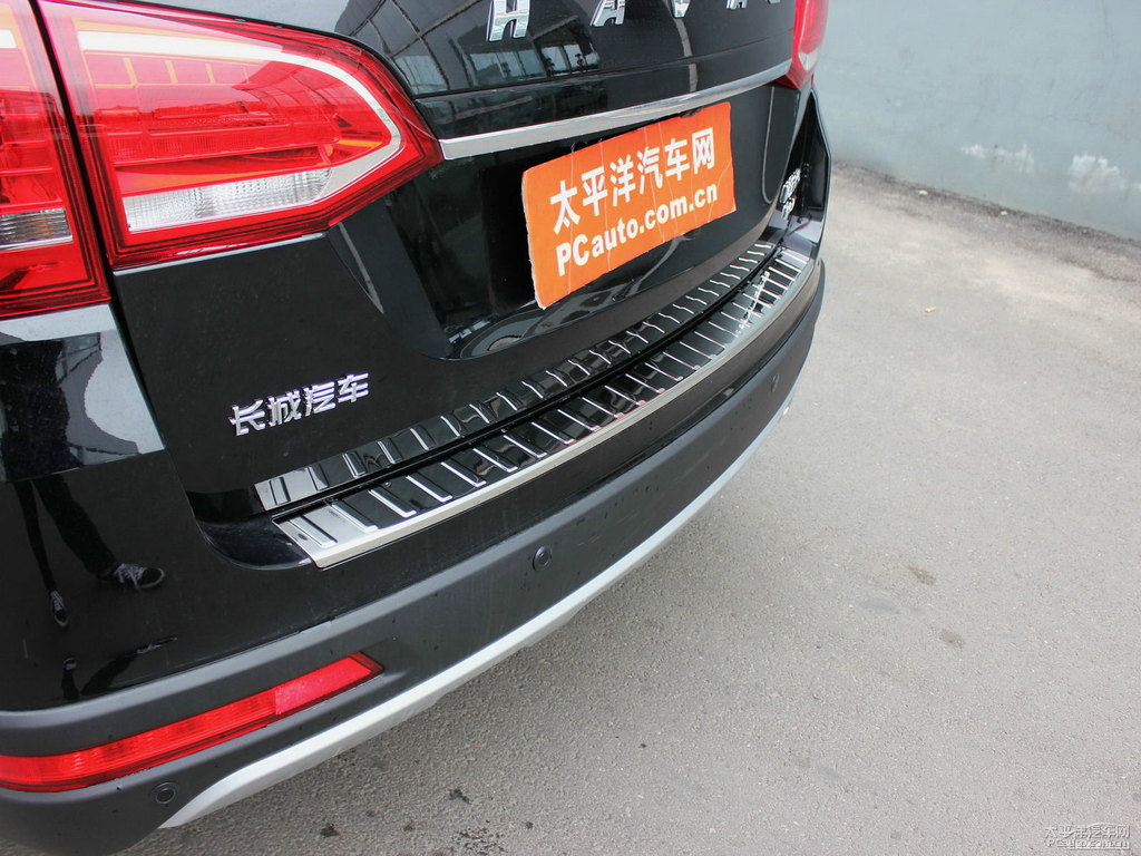 經(jīng)典黑哈弗H6車尾外觀圖片