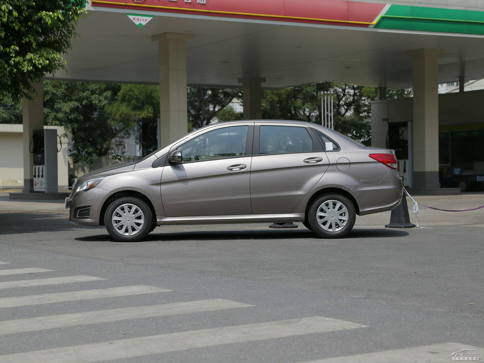 北京汽車E系列外觀高清大圖