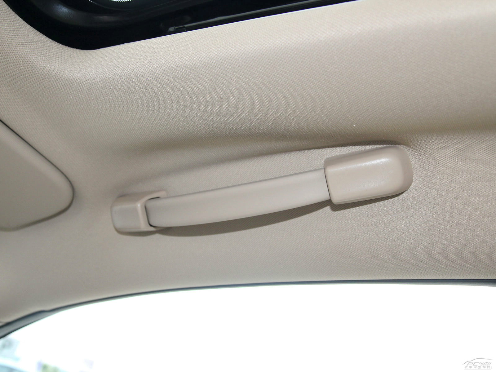 奔騰B50內(nèi)飾高清大圖