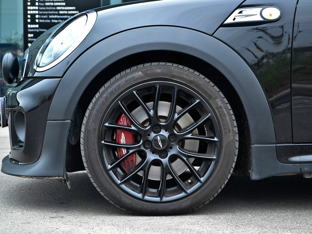 ҹMINI JCW CLUBMAN܇^DƬ