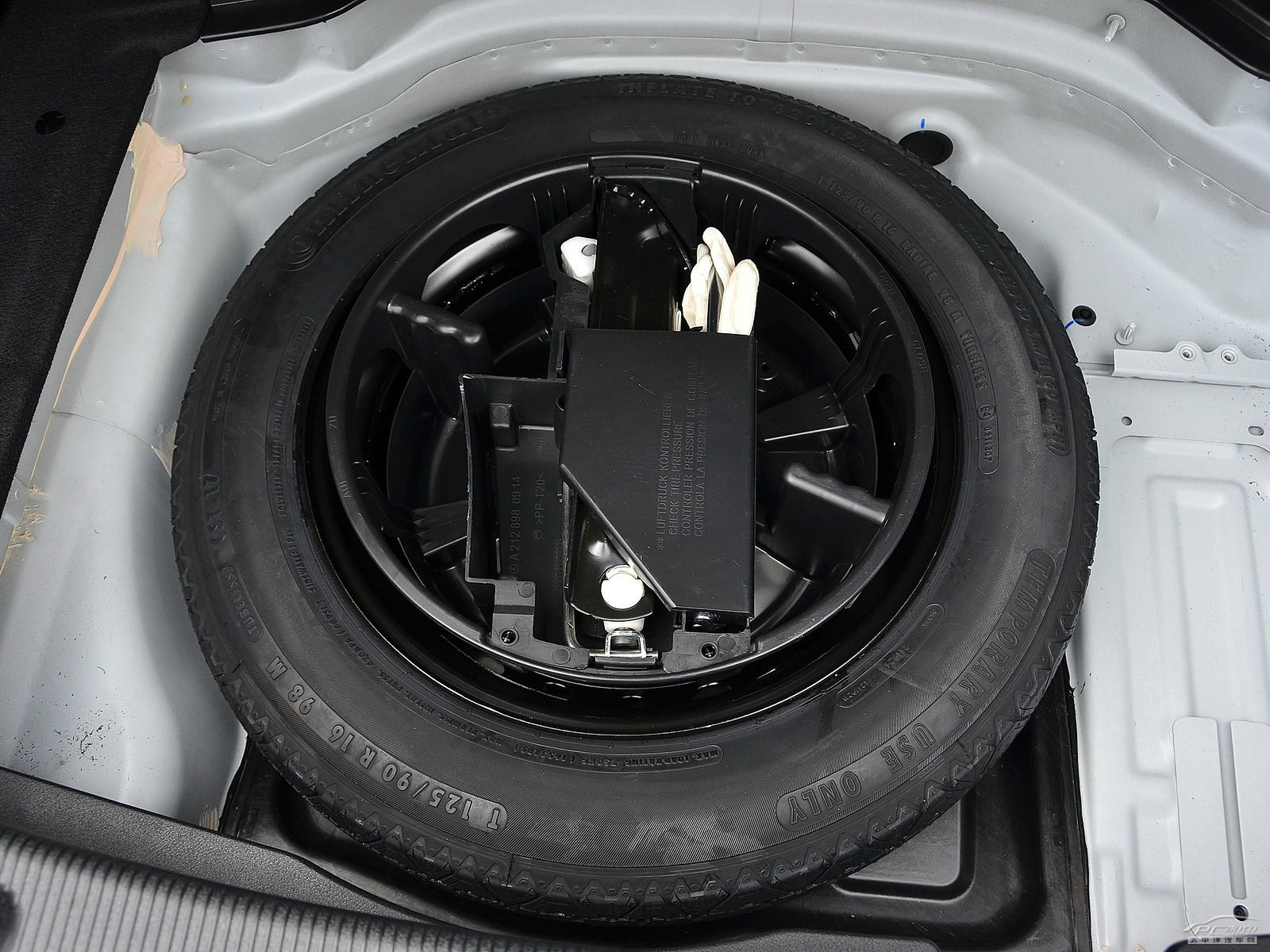 奔馳C級(jí)細(xì)節(jié)高清大圖