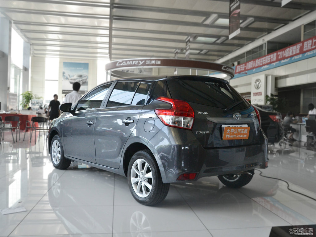 烏金灰YARiS L 致炫整車外觀外觀圖片