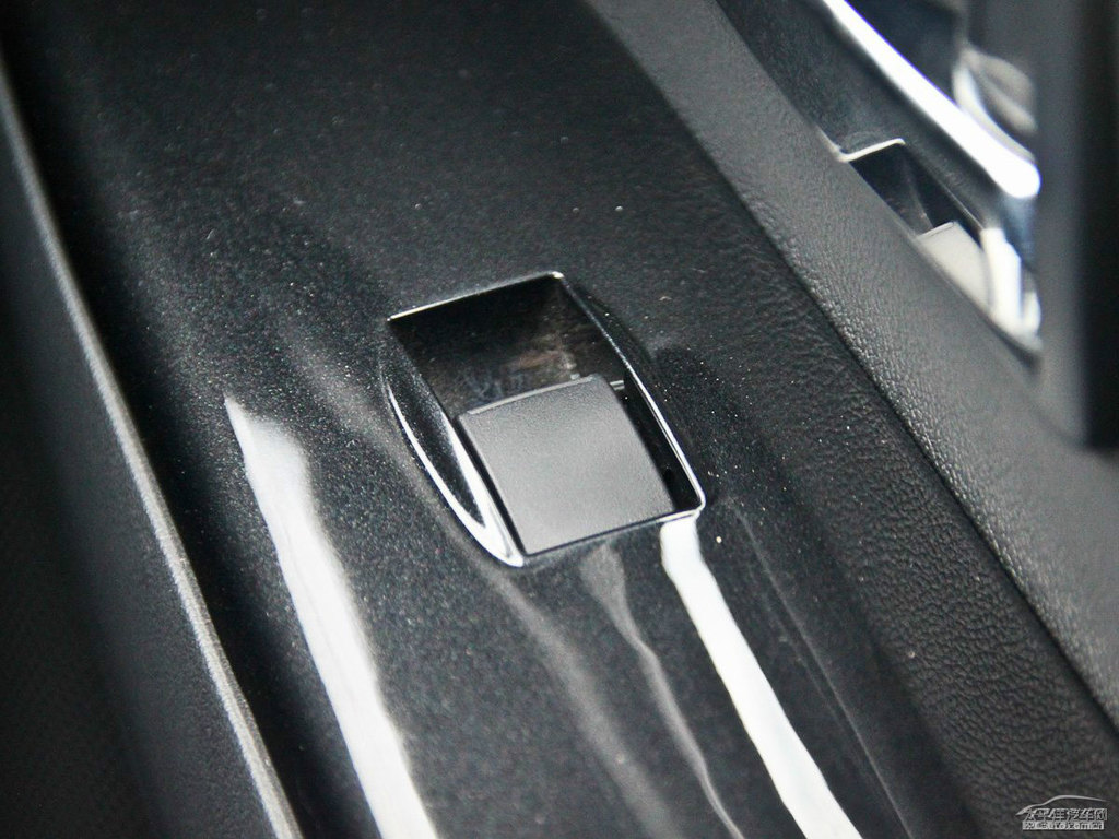 NޱtѩFC4 AIRCROSS(M(jn))(ni)DƬ