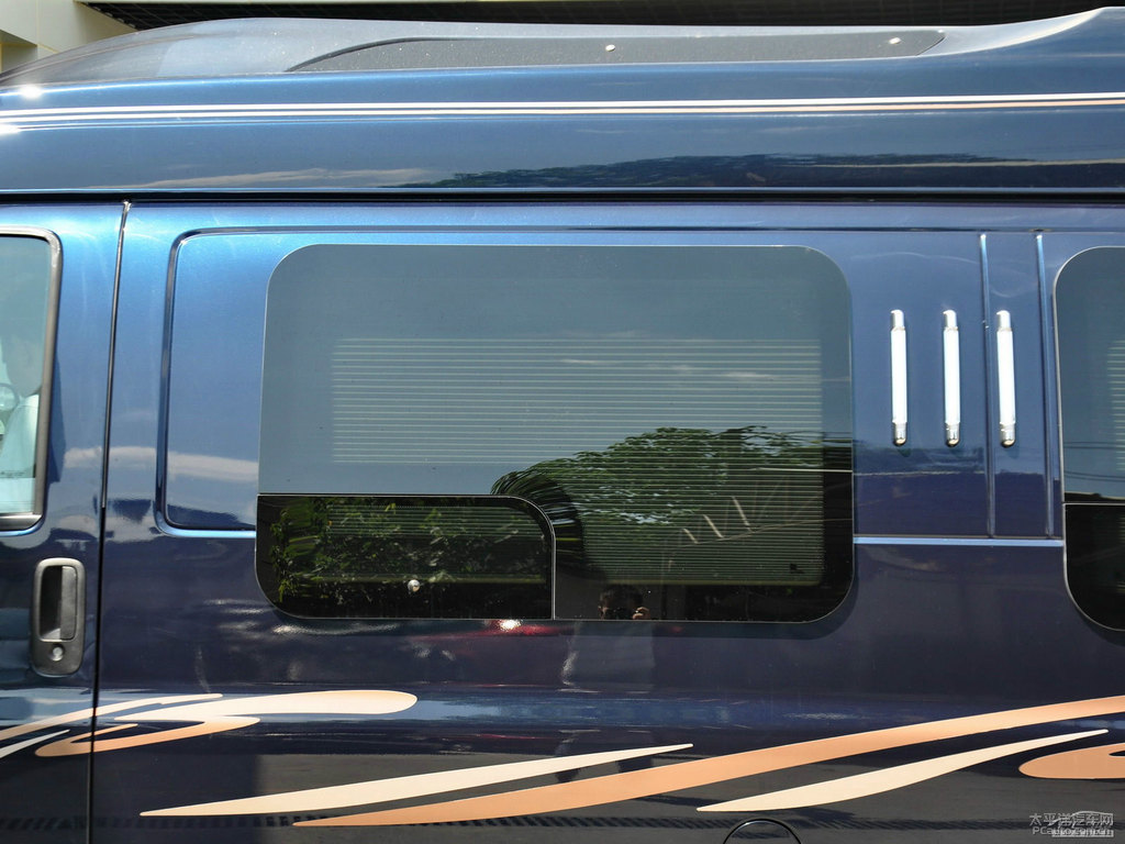 藍(lán)色SAVANA車(chē)身外觀圖片