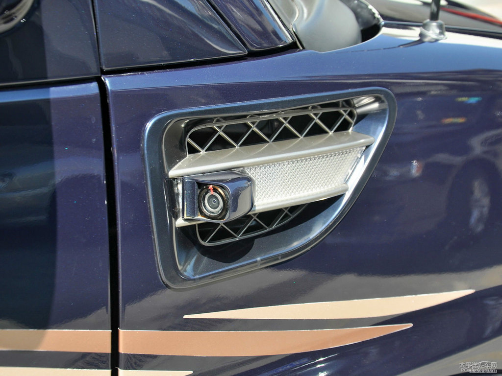藍(lán)色SAVANA車身外觀圖片