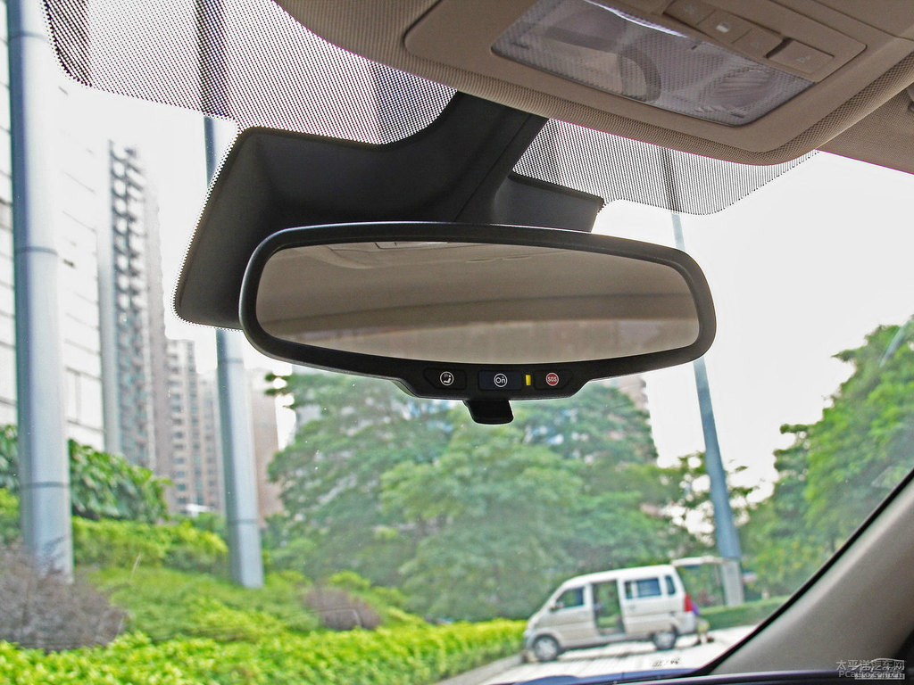 幻白君威車(chē)廂內(nèi)飾圖片