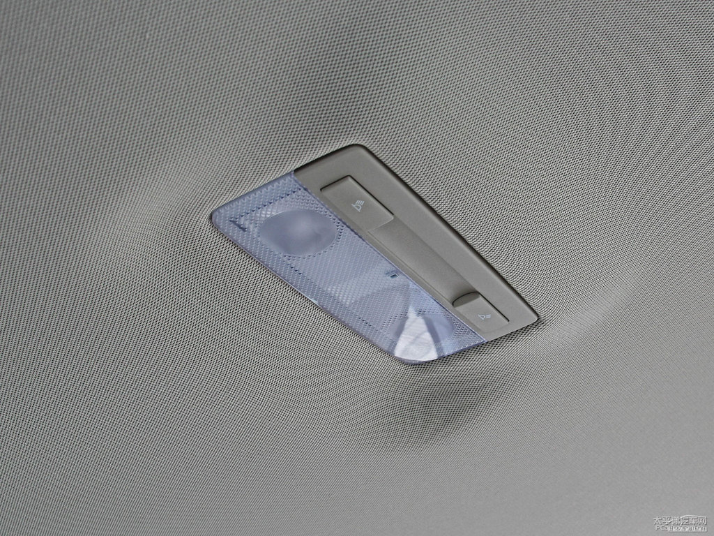 幻白君威車廂內(nèi)飾圖片