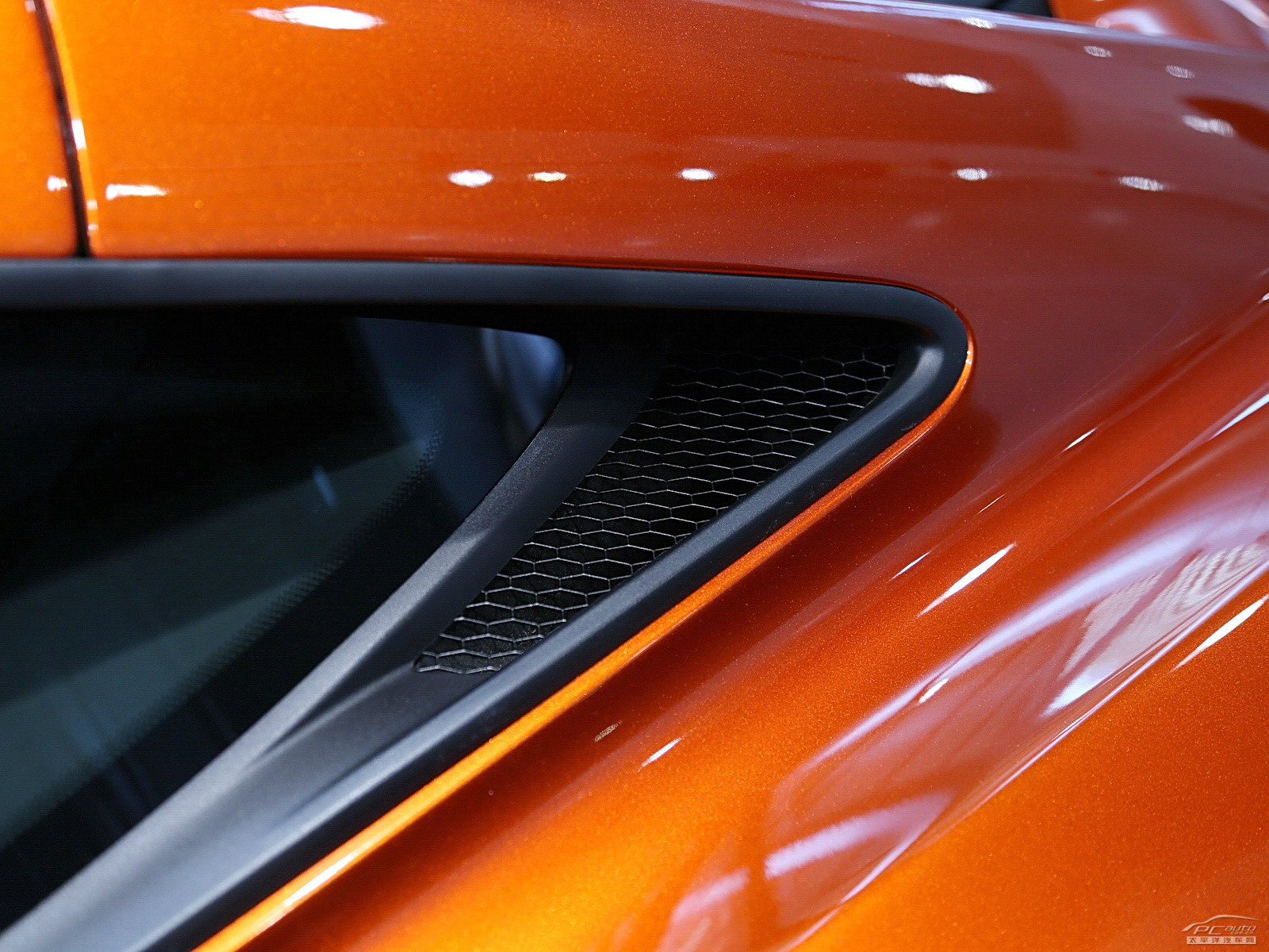 邁凱倫MP4-12C外觀高清大圖