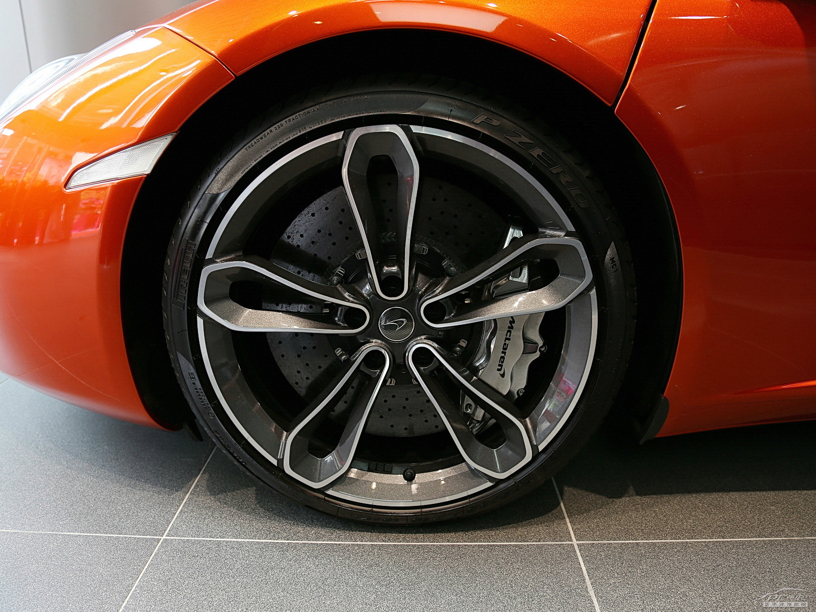 邁凱倫MP4-12C外觀高清大圖