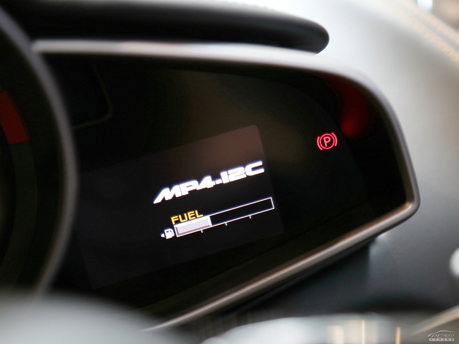 邁凱倫MP4-12C內(nèi)飾高清大圖