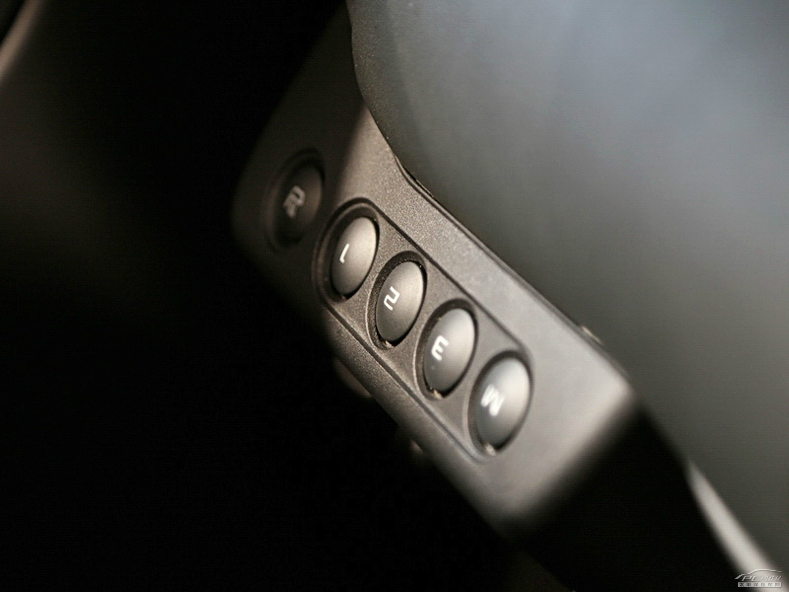 邁凱倫MP4-12C內(nèi)飾高清大圖