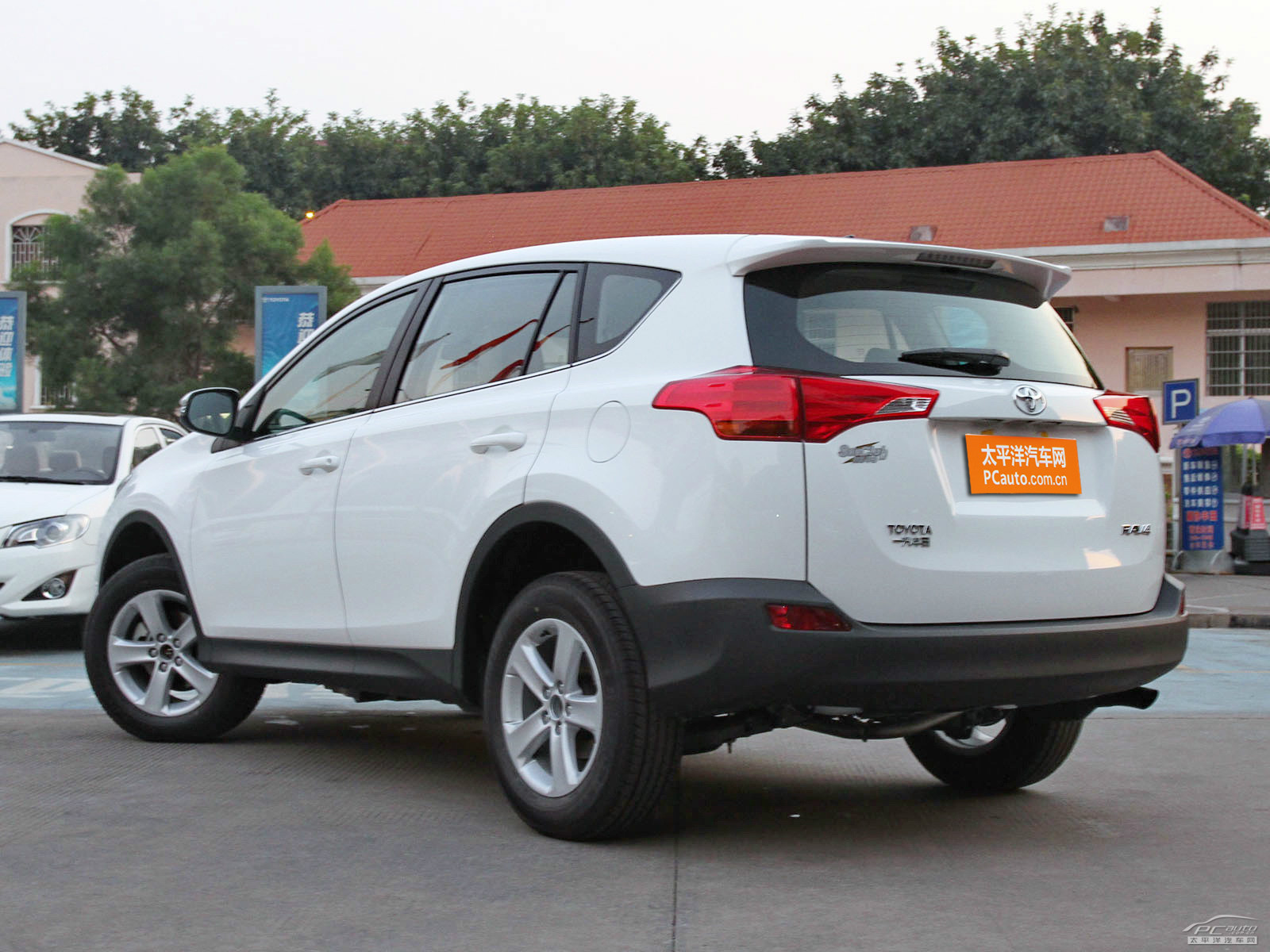 RAV4榮放外觀高清大圖