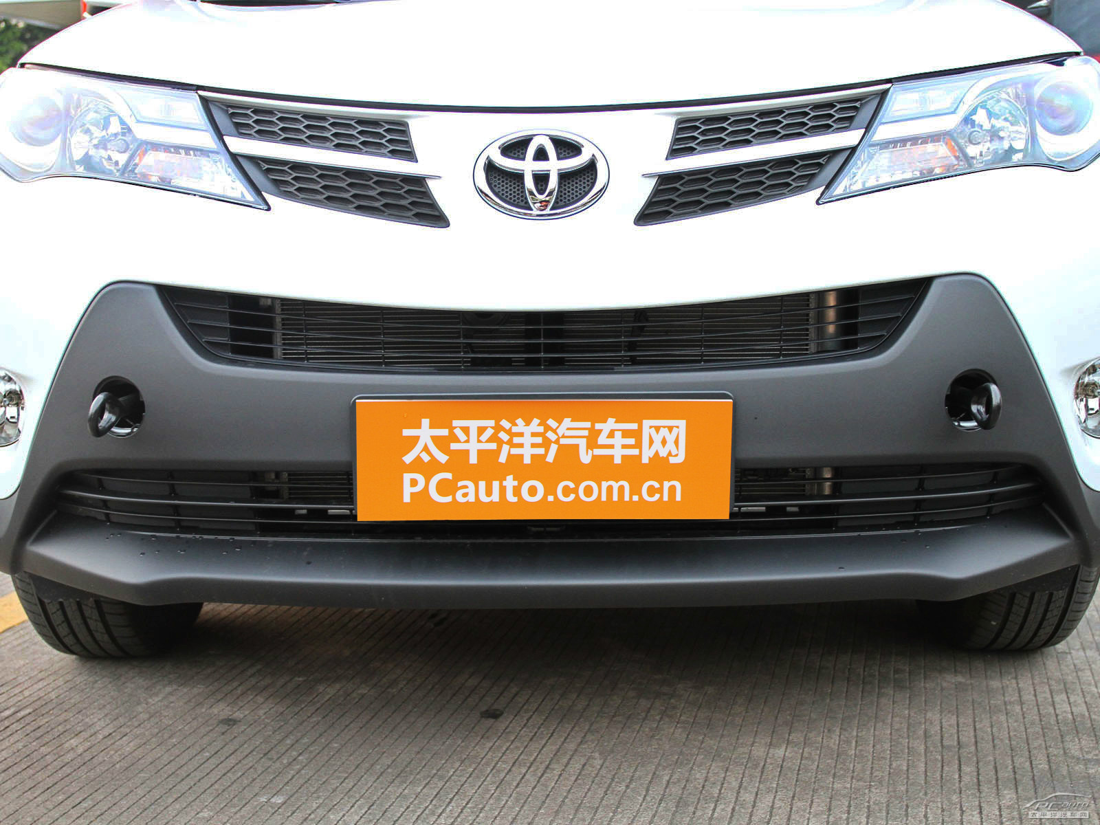 RAV4榮放外觀高清大圖