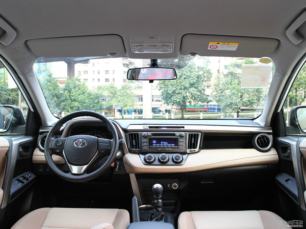 超級白RAV4榮放中控內(nèi)飾圖片