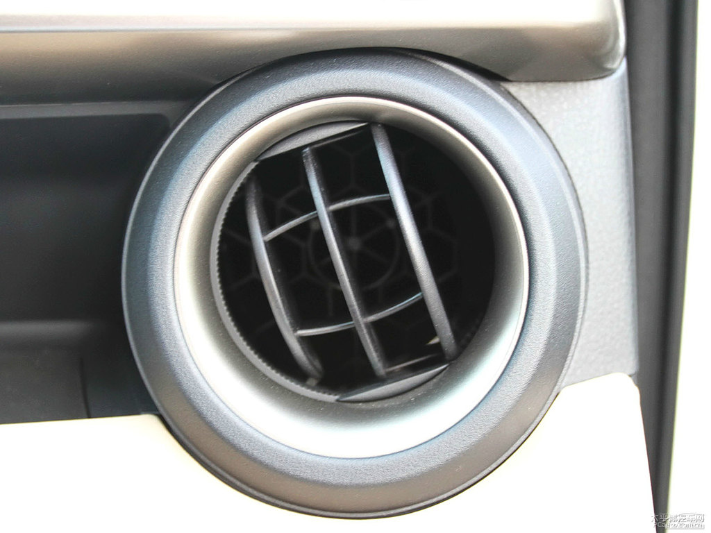 超級白RAV4榮放中控內(nèi)飾圖片