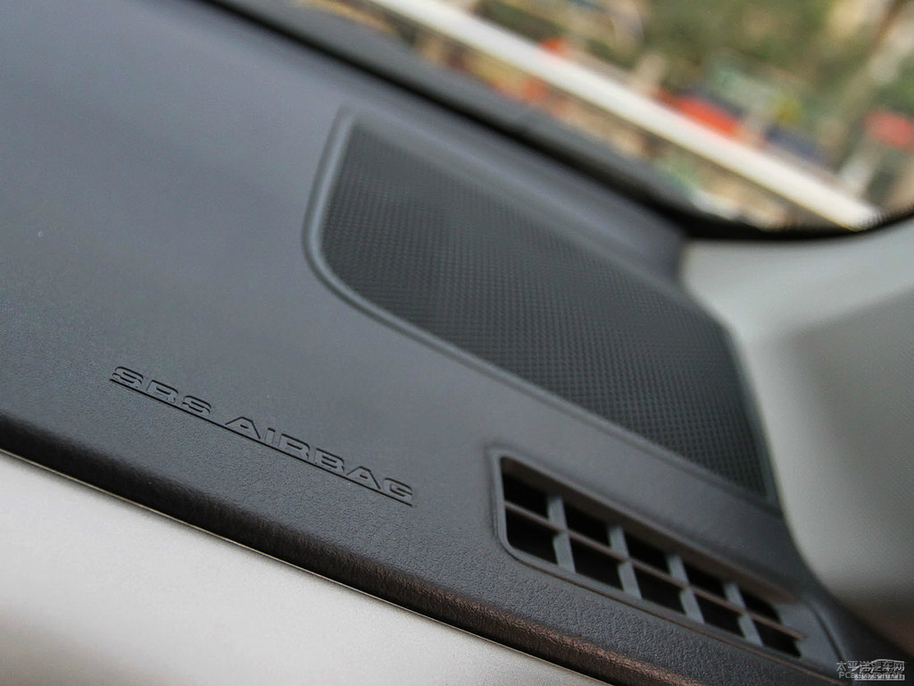 超級白RAV4榮放中控內(nèi)飾圖片