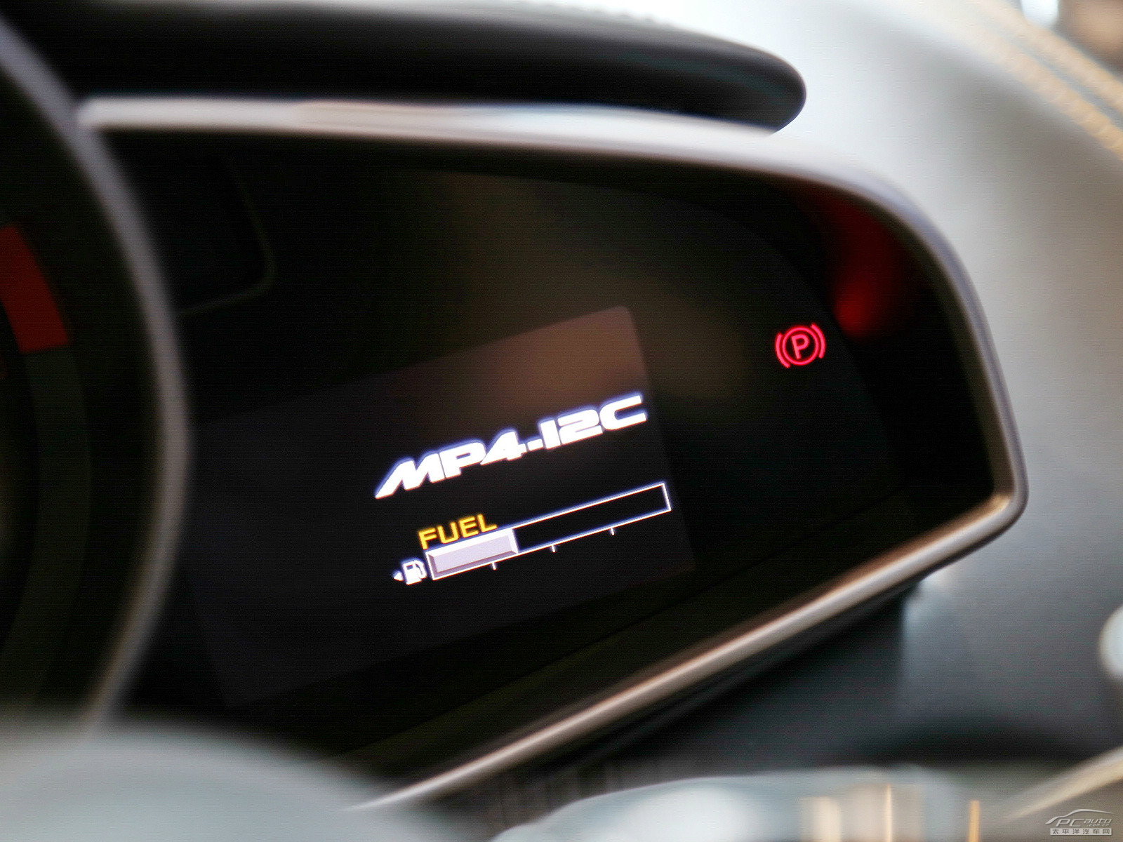 邁凱倫MP4-12C內(nèi)飾高清大圖