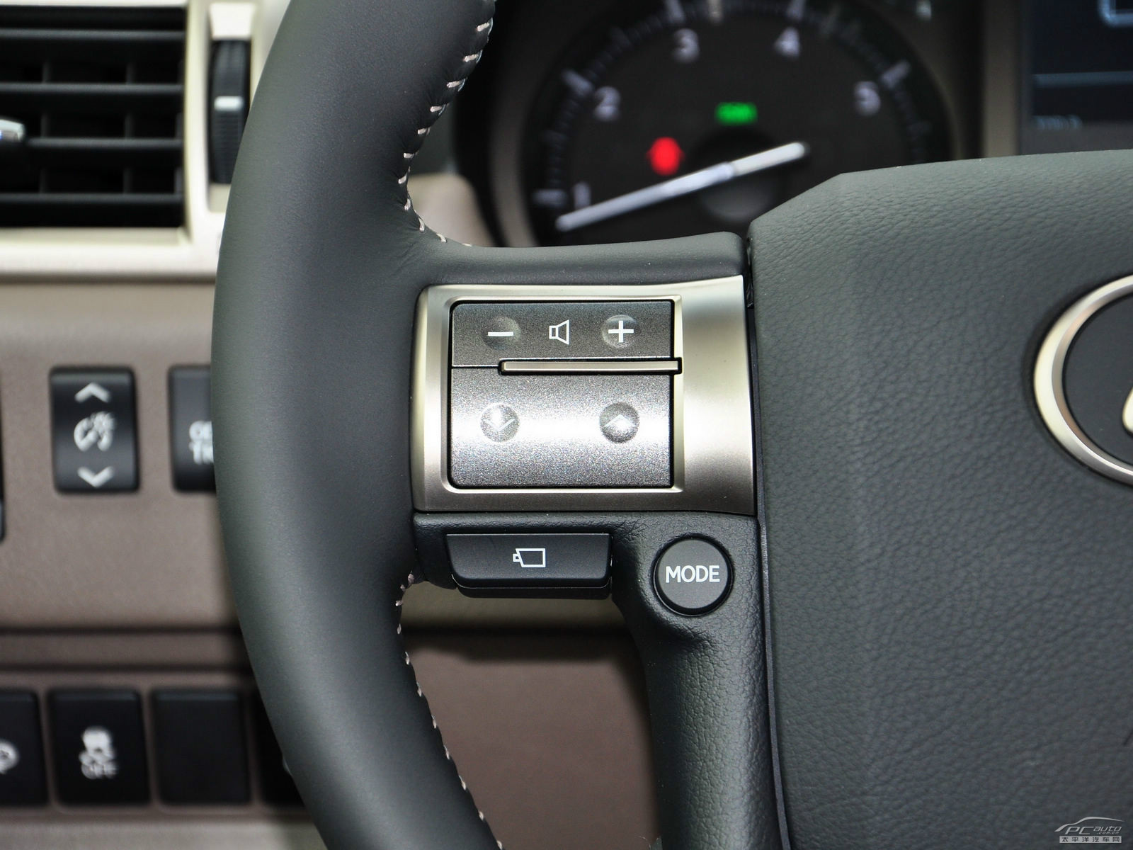 雷克薩斯GX內(nèi)飾高清大圖