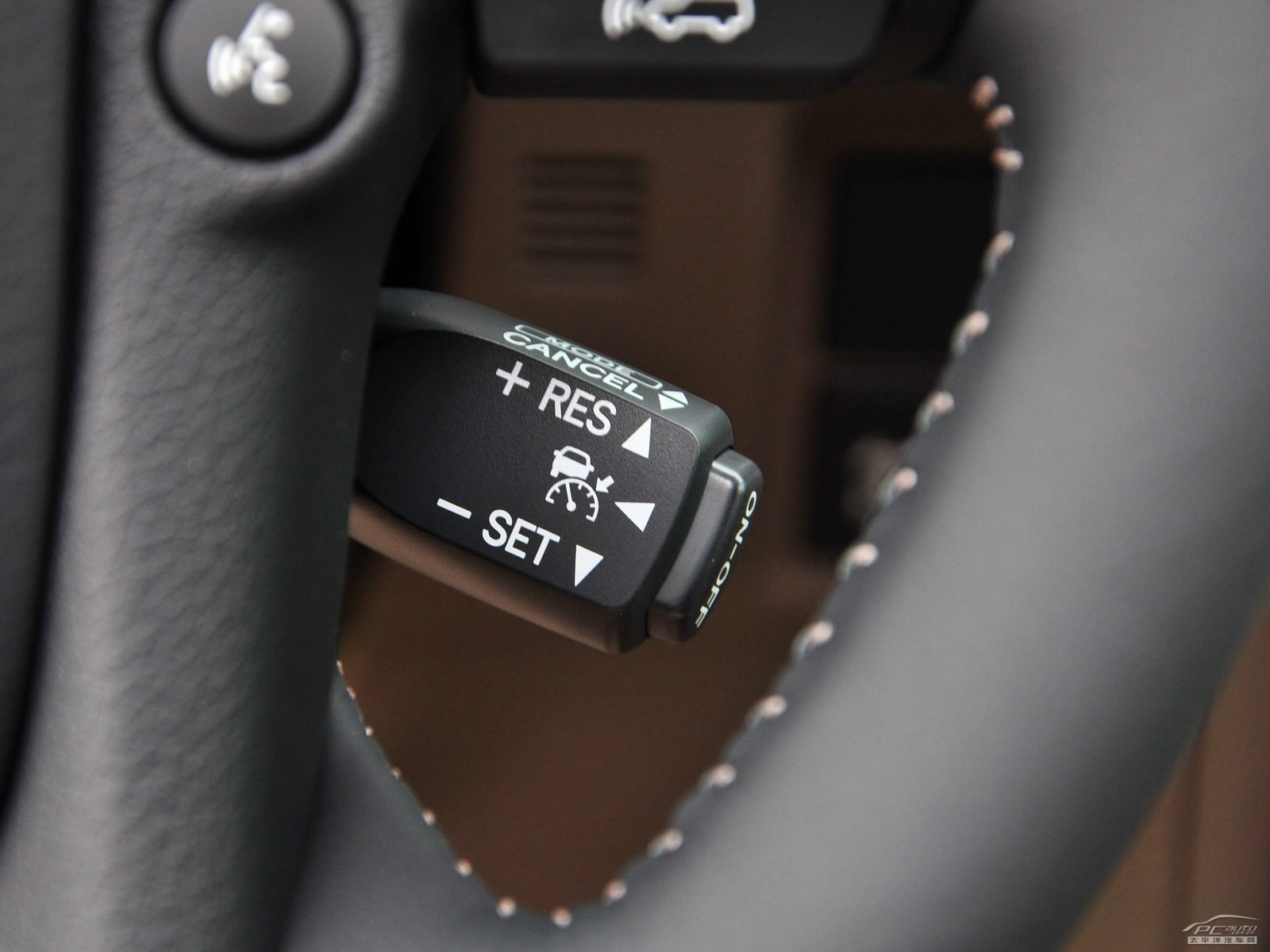 雷克薩斯GX內(nèi)飾高清大圖