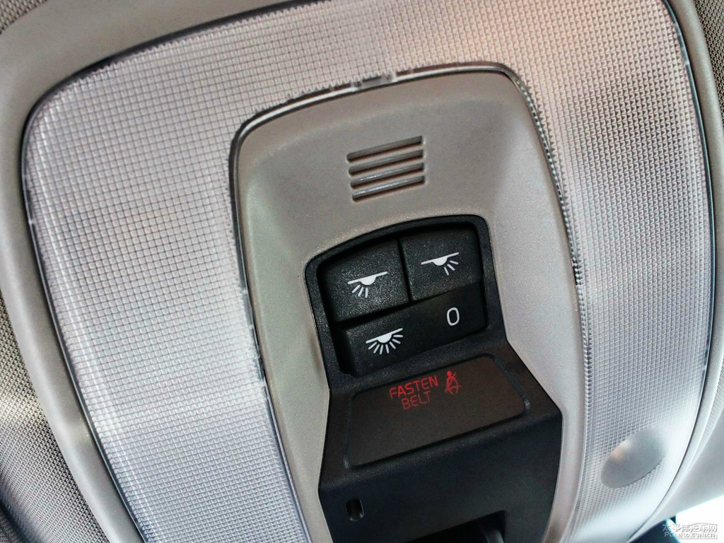 沃爾沃V60車廂內飾圖片