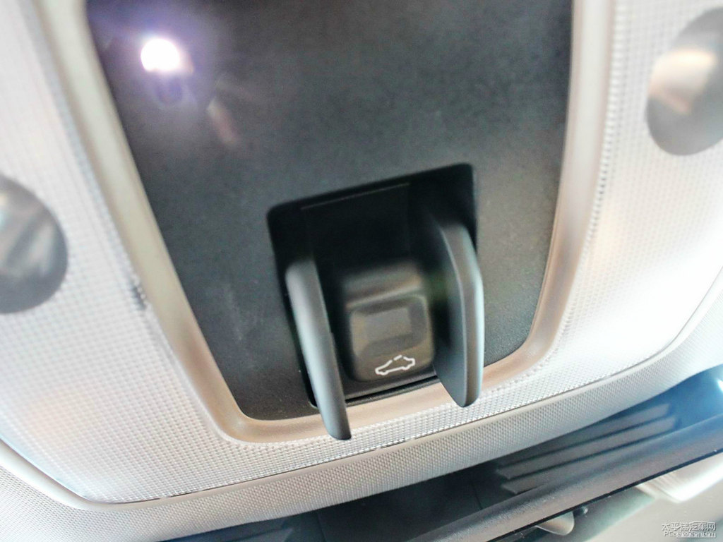 沃爾沃V60車廂內(nèi)飾圖片