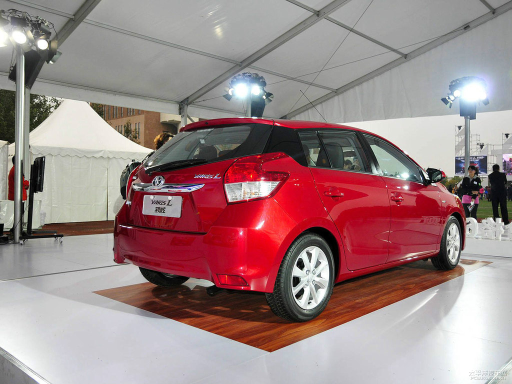 珊瑚紅YARiS L 致炫整車外觀外觀圖片