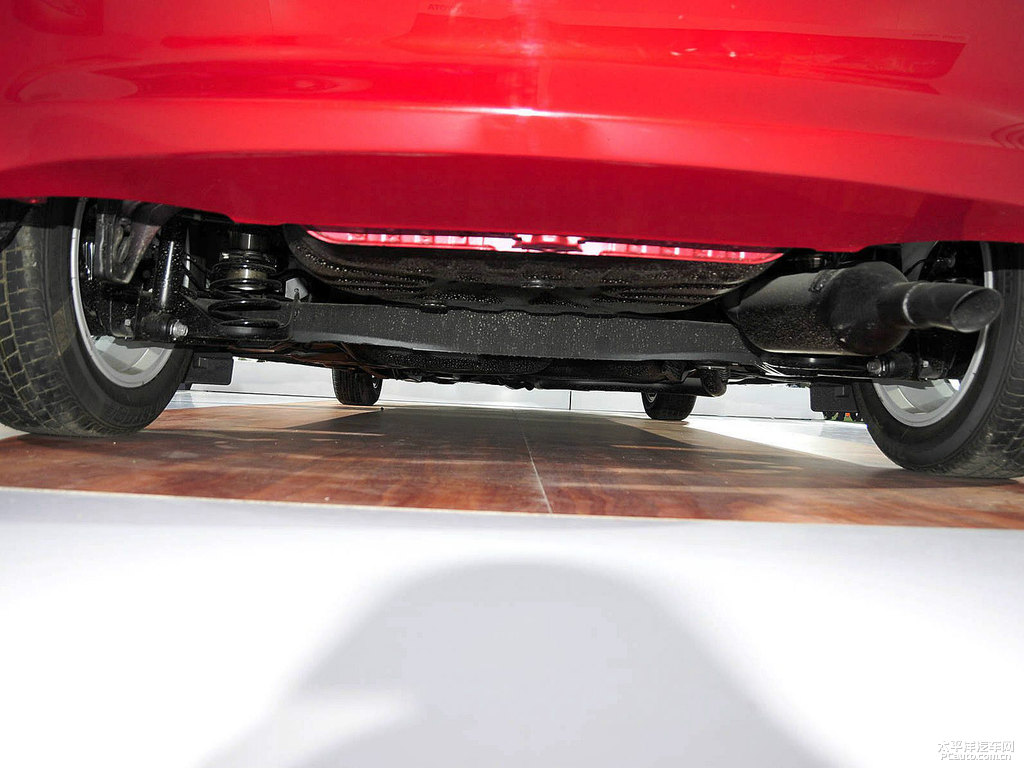 珊瑚紅YARiS L 致炫底盤(pán)其它細(xì)節(jié)圖片