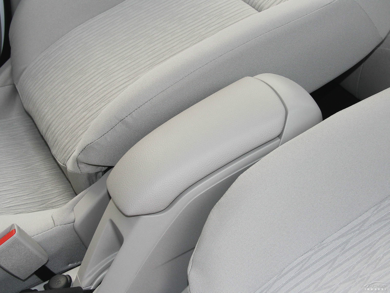 全新愛麗舍內(nèi)飾高清大圖