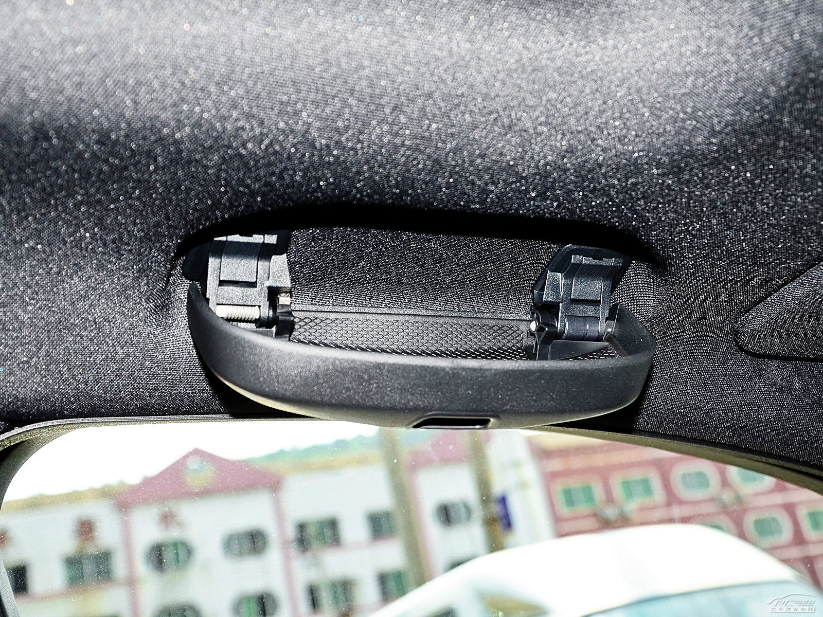 奔馳E級空間高清大圖