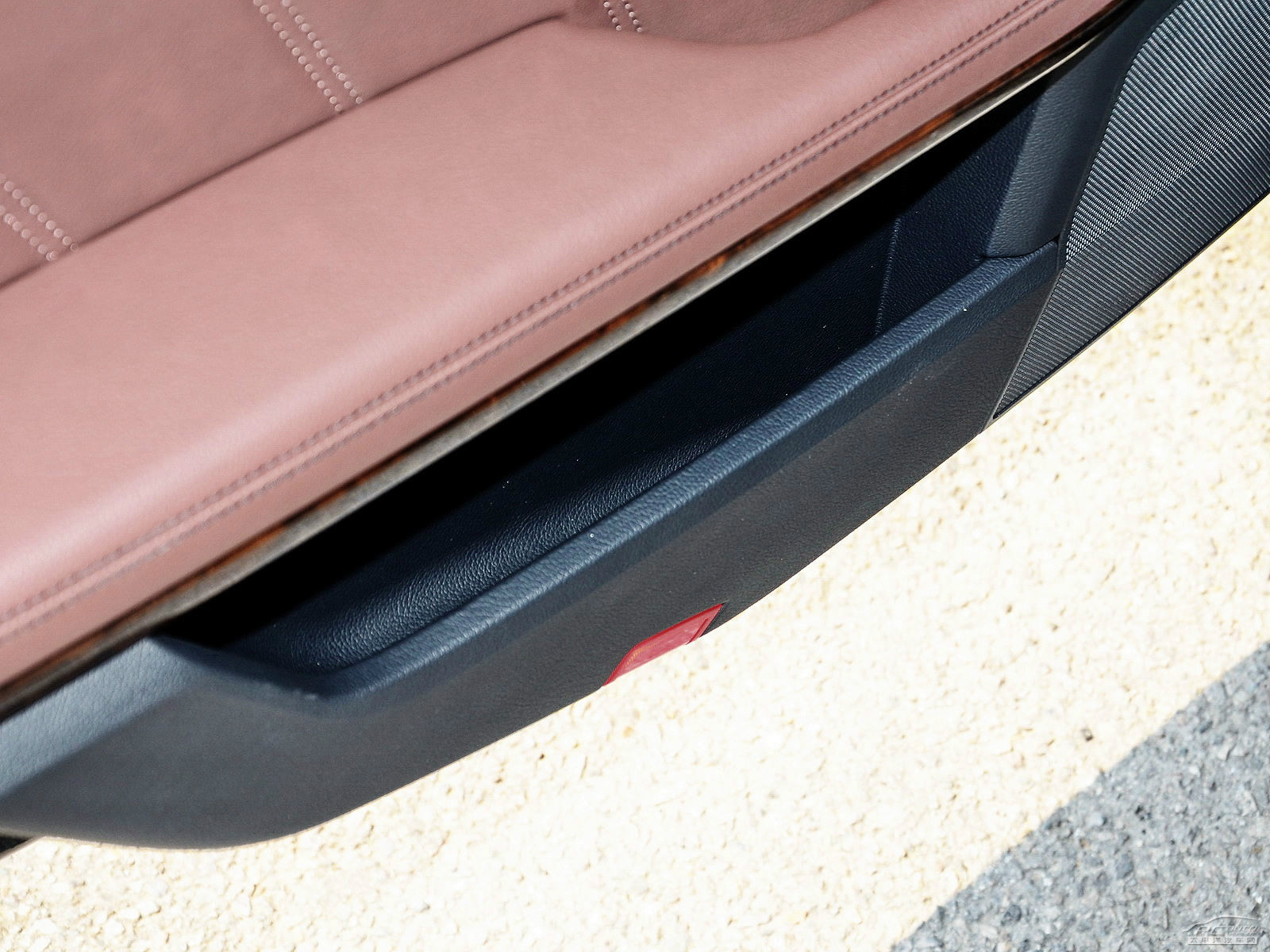 奔馳E級(jí)空間高清大圖