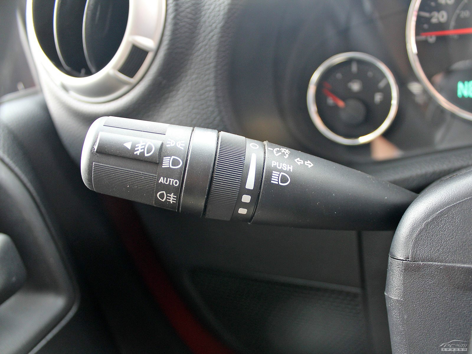 牧馬人內(nèi)飾高清大圖