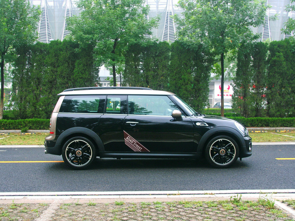 子夜黑MINI CLUBMAN整車外觀外觀圖片