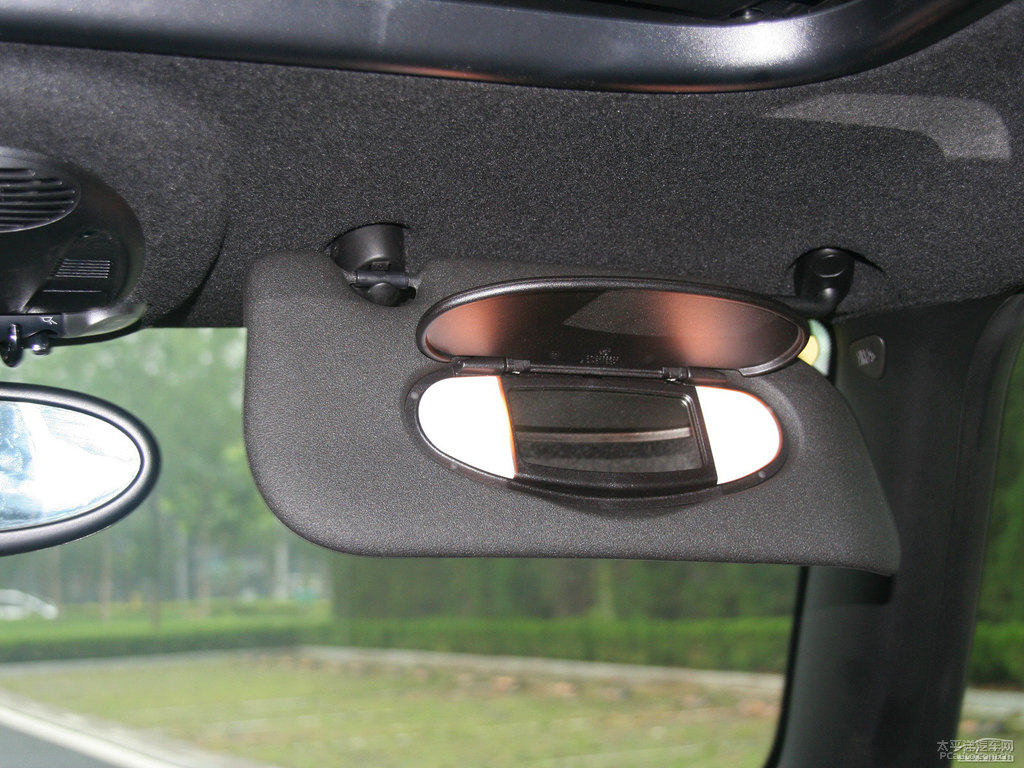 子夜黑MINI CLUBMAN車廂內(nèi)飾圖片