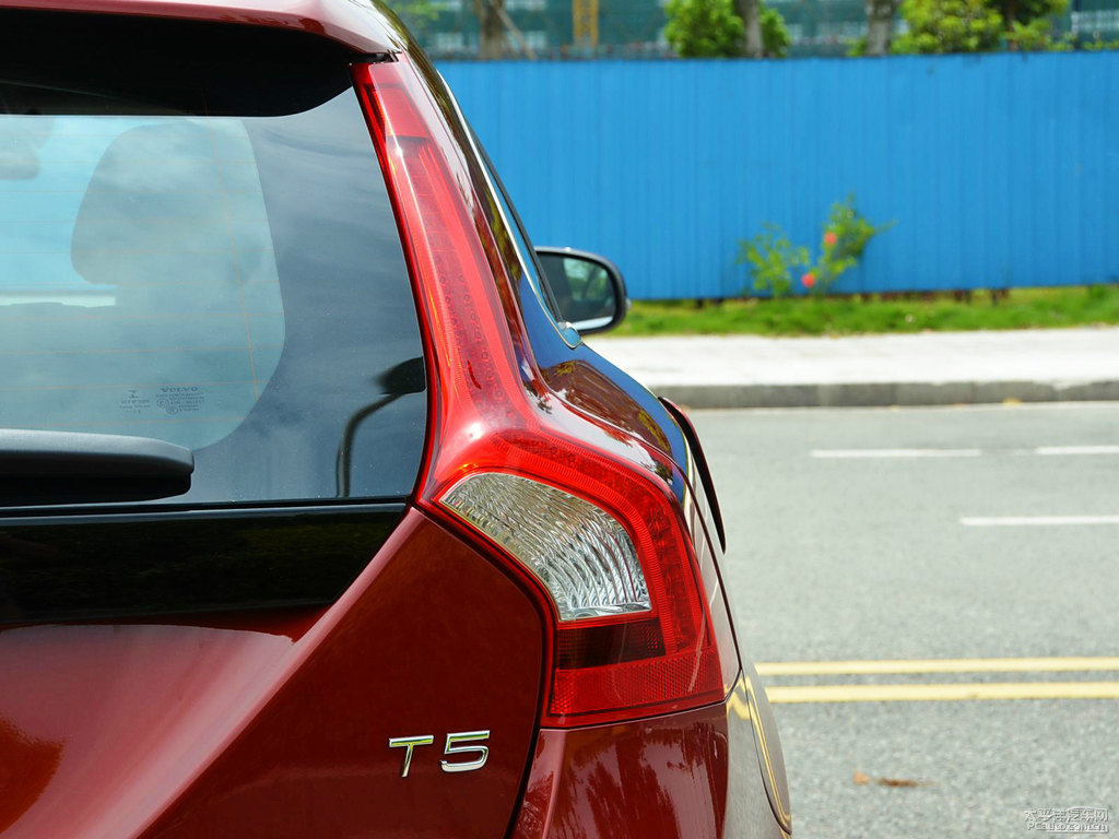 沃爾沃V60車尾外觀圖片