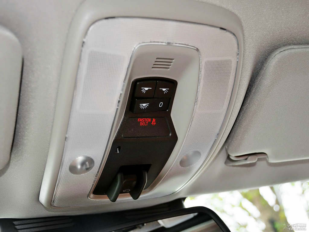 沃爾沃V60車廂內(nèi)飾圖片
