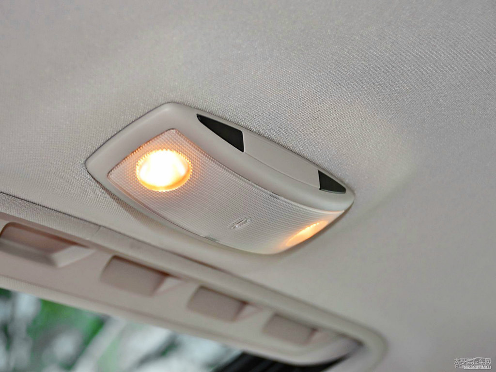 沃爾沃V60車廂內(nèi)飾圖片