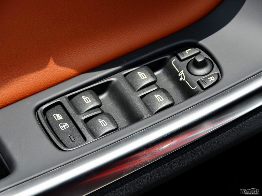 沃爾沃V60車廂內(nèi)飾圖片
