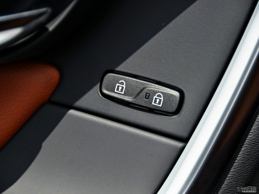 沃爾沃V60車廂內(nèi)飾圖片