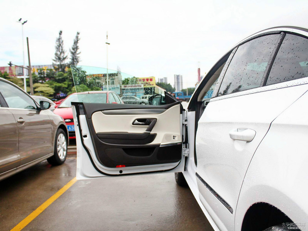 朱鷺白大眾CC車廂內飾圖片