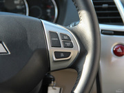 2013款 3.0L 自動兩驅(qū)豪華型 2013款 3.0L 自動兩驅(qū)豪華型