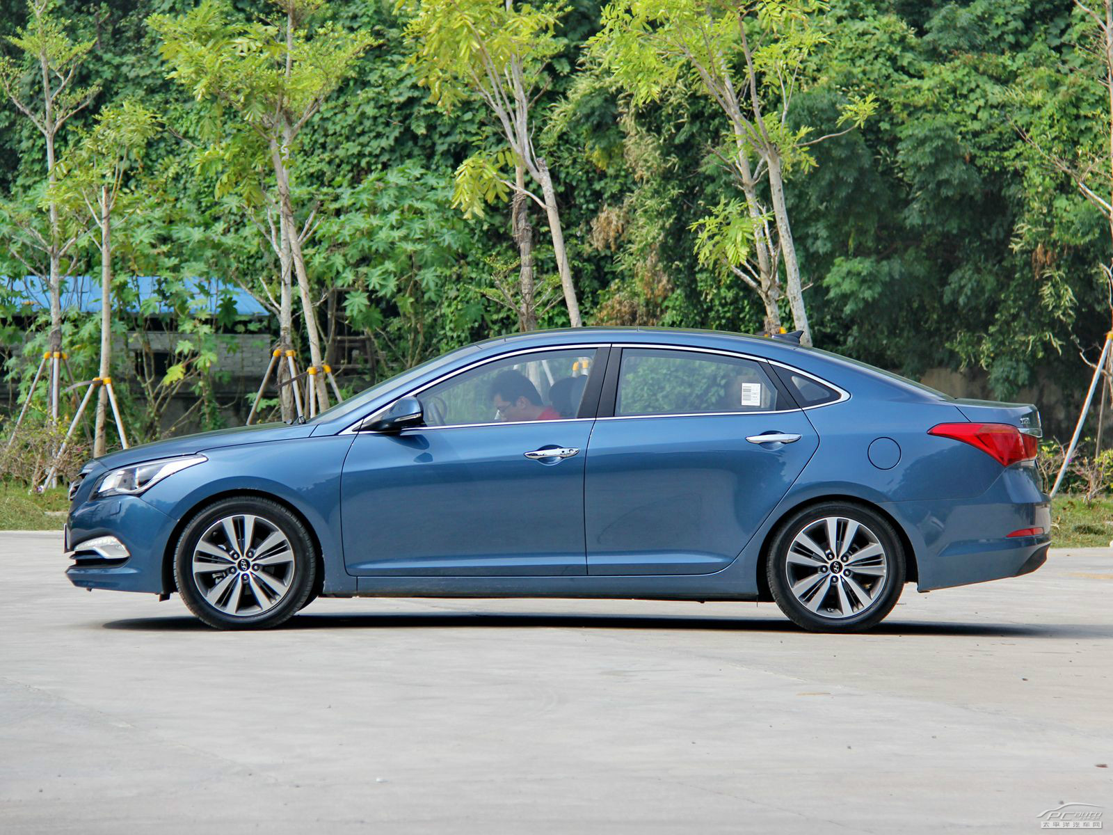 名圖外觀高清大圖