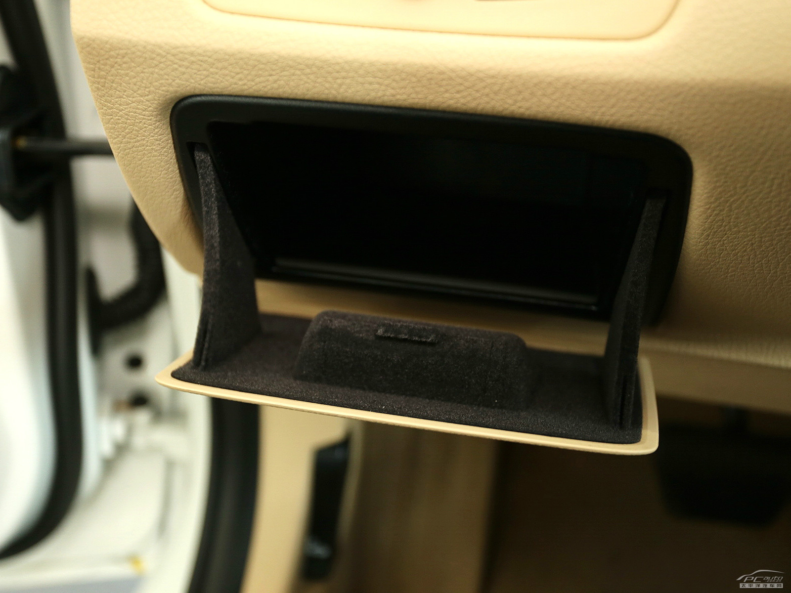 寶馬3系空間高清大圖