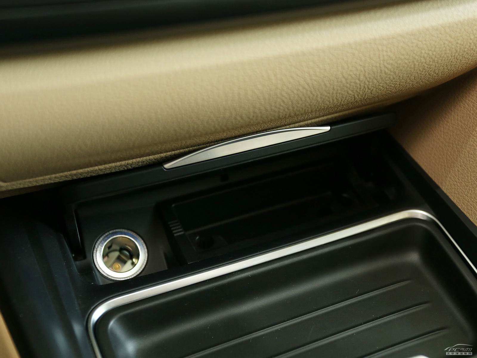 寶馬3系空間高清大圖