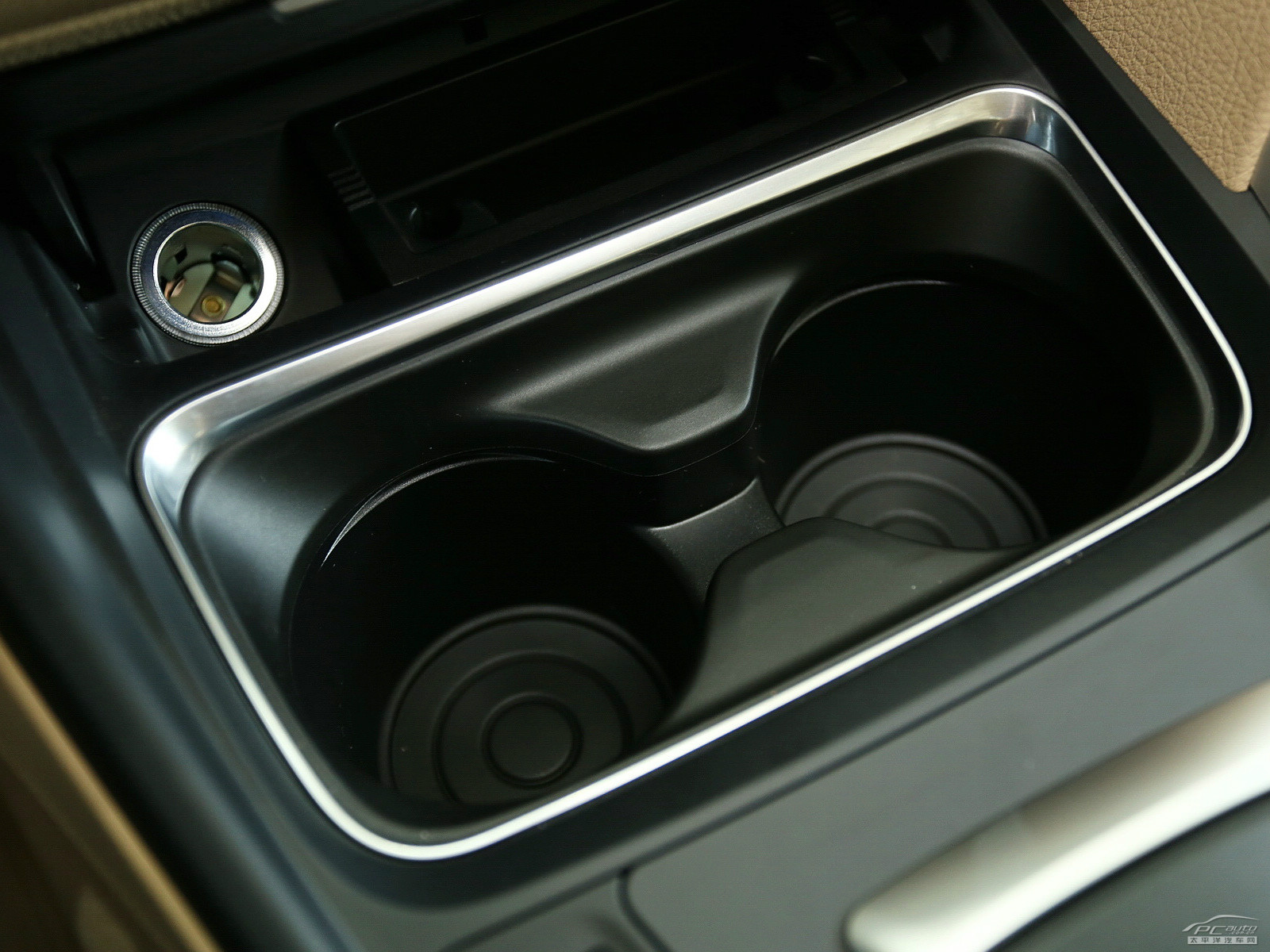 寶馬3系空間高清大圖