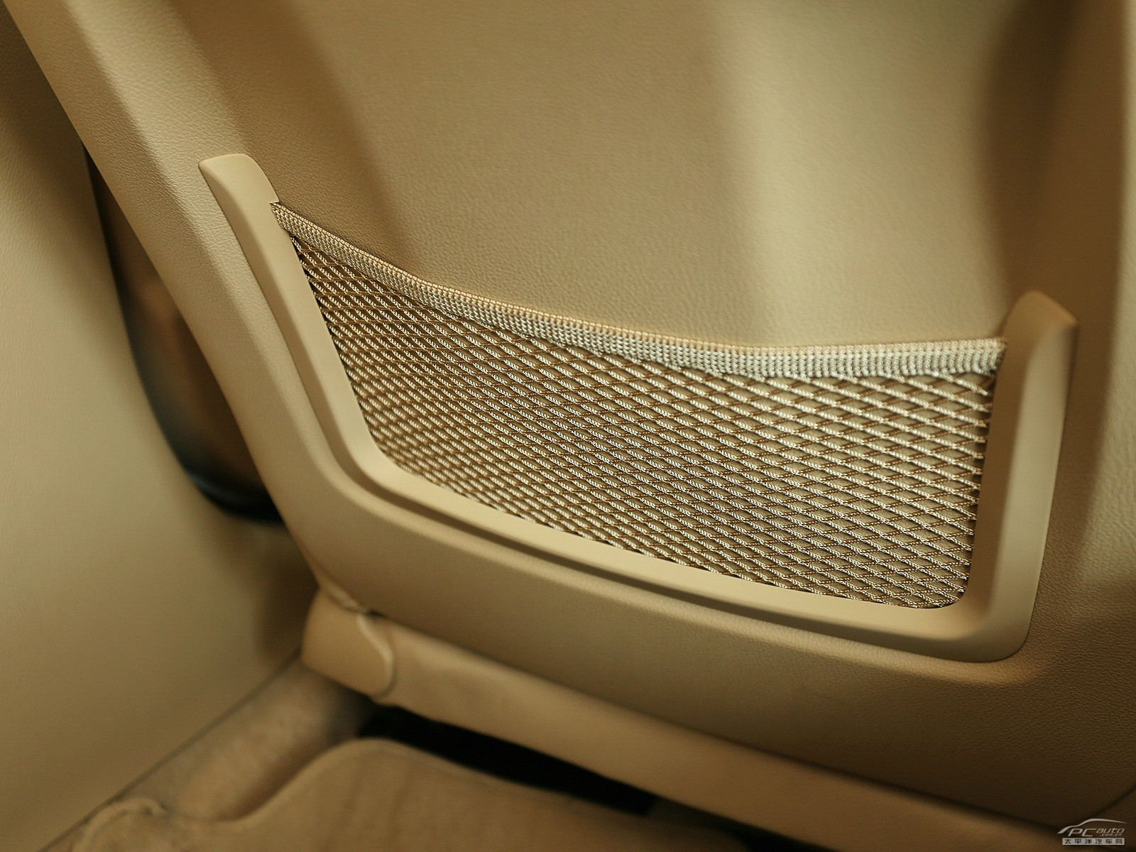 寶馬3系空間高清大圖