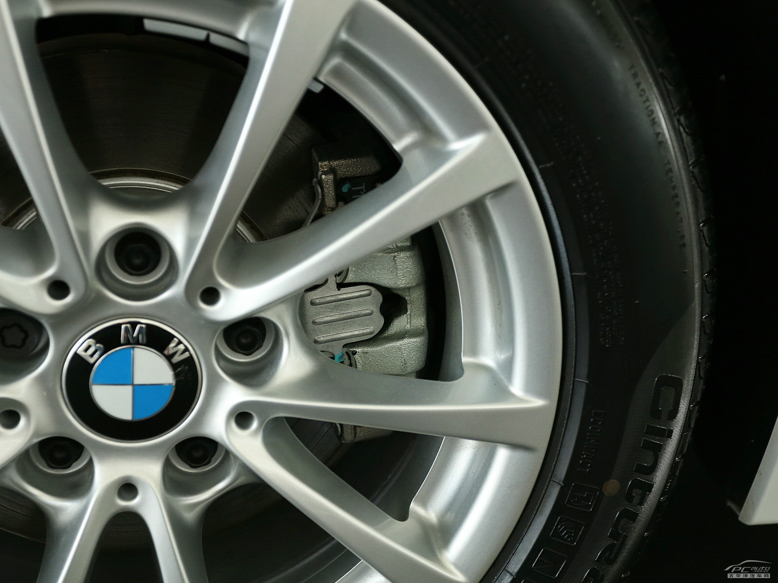 寶馬3系細(xì)節(jié)高清大圖