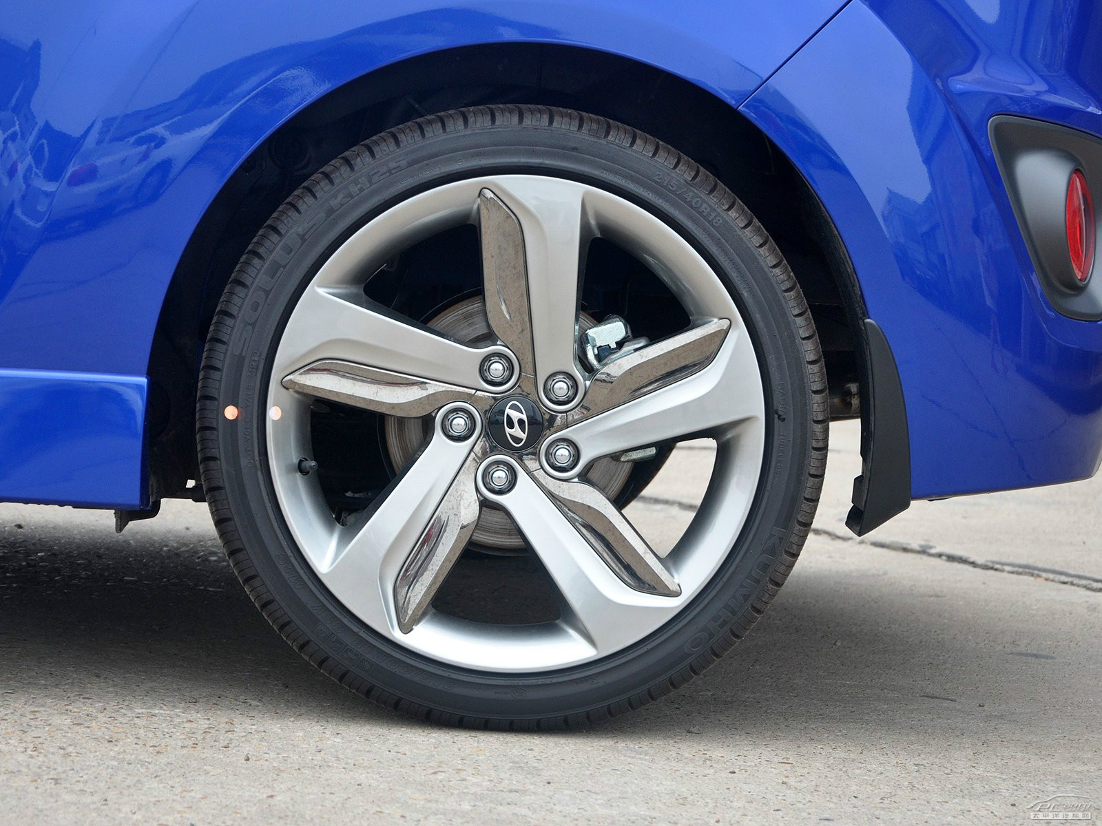 Veloster外觀高清大圖
